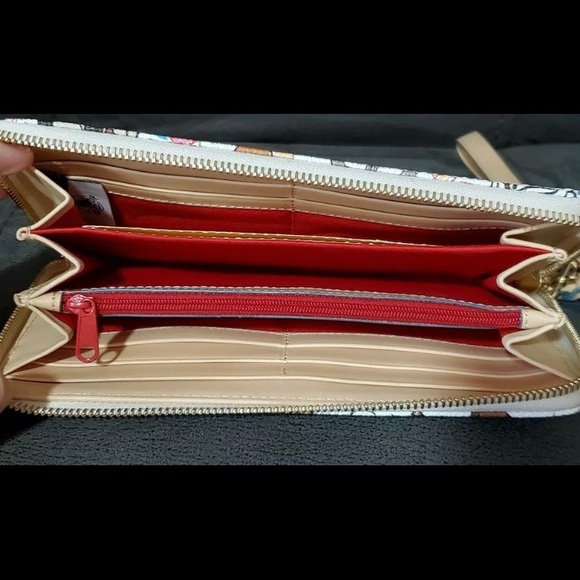 NWT Dooney and Bourke Disney Dogs Sketch Wallet - Picture 5 of 7